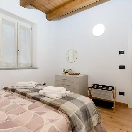 -osiglia Centro- Casa Con Vicino E Parcheggio Osiglia